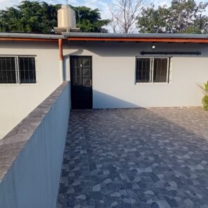 SE ALQUILA EXCELENTE Y AMPLIO DEPARTAMENTO